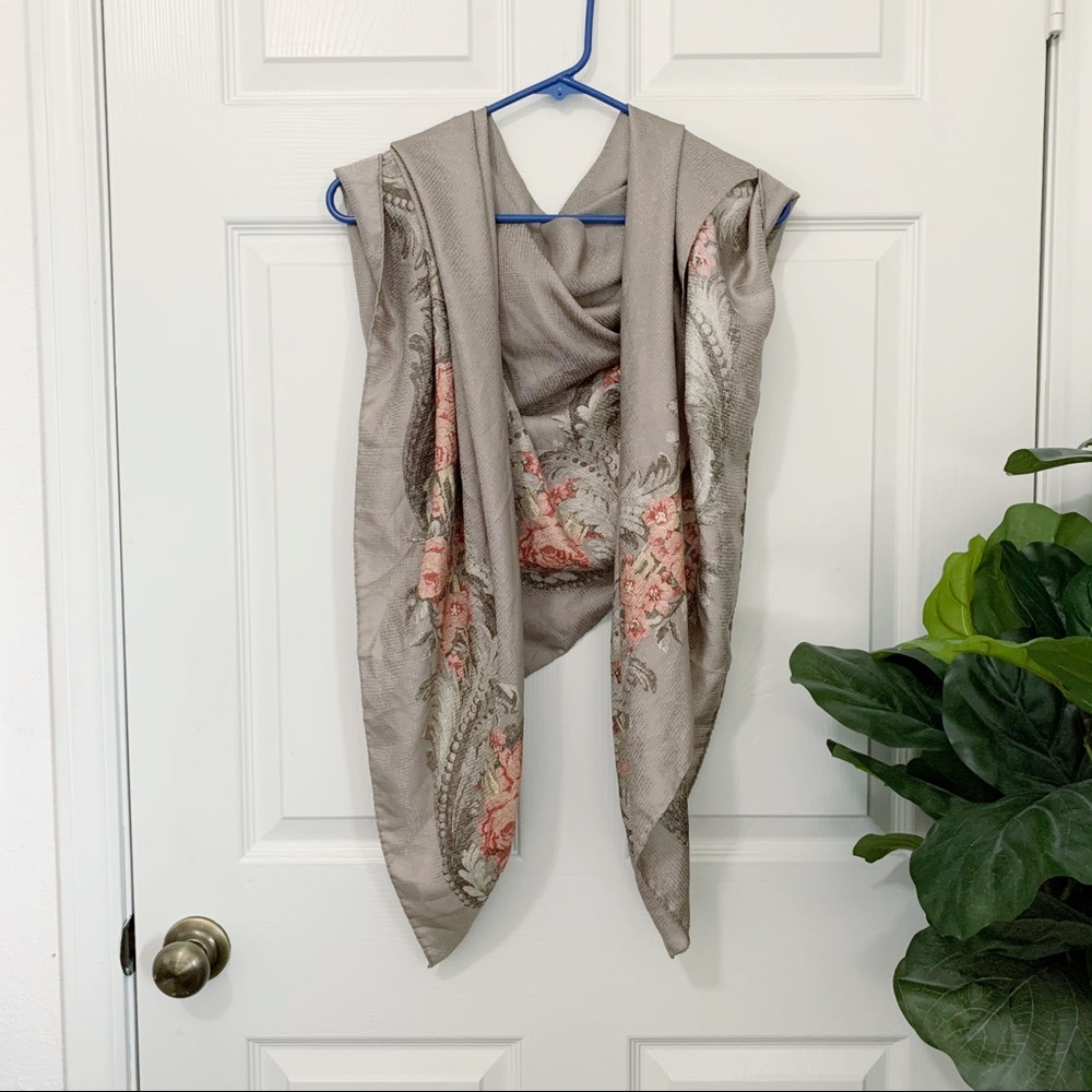 Anne Klein Shawl/Scarf